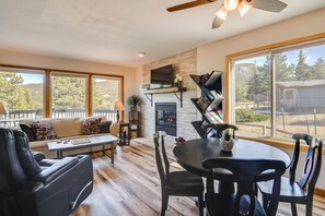Front of property - Fireplace & Mtn Views: Estes Park Home w/ Deck! (Estes Park)
