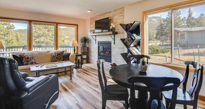Fireplace & Mtn Views: Estes Park Home w/ Deck!