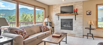 Fireplace & Mtn Views: Estes Park Home w/ Deck!