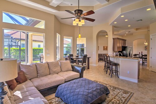 Lavish Naples Resort Villa: Private Pool & Hot Tub