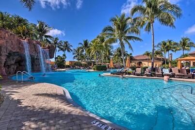 Lavish Naples Resort Villa: Private Pool & Hot Tub