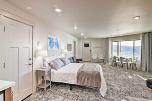 Apartment (0 Bedroom) | Interior