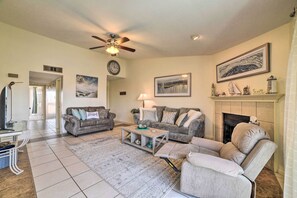Interior - Waterfront Luxury House: Dock, Fire Pit & Fishing (Corpus Christi)