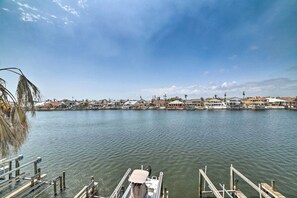 Interior - Waterfront Luxury House: Dock, Fire Pit & Fishing (Corpus Christi)