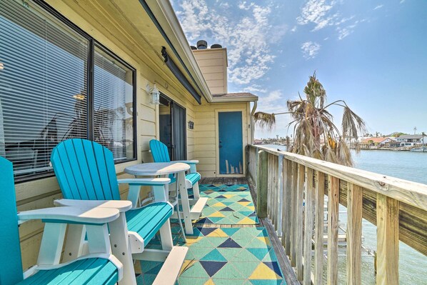 Apartment (2 Bedrooms) | Interior - Waterfront Luxury House: Dock, Fire Pit & Fishing (Corpus Christi)