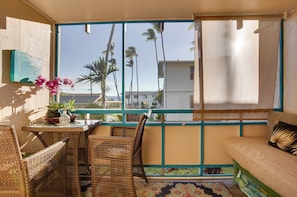 Interior - Sunny Central Condo: Lanai & Community Pool Access (Kailua-Kona)
