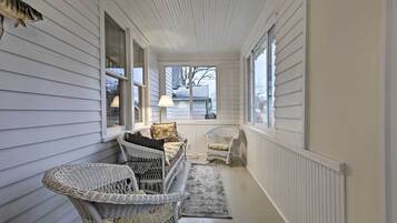 المنشأة من الداخل