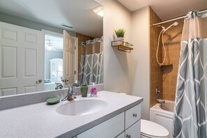 Apartment (3 Bedrooms) | Interior - Steps to Bay! 4th-floor Ocean City Inlet Escape (Ocean City)
