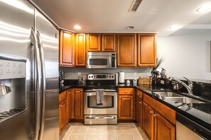 Apartment (3 Bedrooms) | Interior - Steps to Bay! 4th-floor Ocean City Inlet Escape (Ocean City)