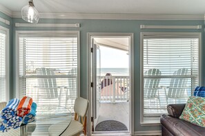 Apartment (1 Bedroom) | Interior - Beachside Condo w/ Pool & Hot Tub in Galveston! (Galveston)