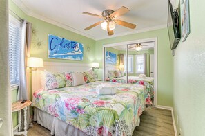 Apartment (1 Bedroom) | Interior - Beachside Condo w/ Pool & Hot Tub in Galveston! (Galveston)