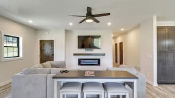 House (3 Bedrooms) | Front of property