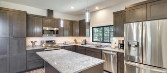 Modern Kalispell Retreat: 37 Mi to Glacier NP