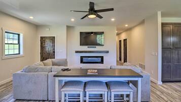 House (3 Bedrooms) | Front of property