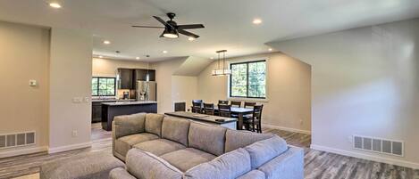 House (3 Bedrooms) | Interior