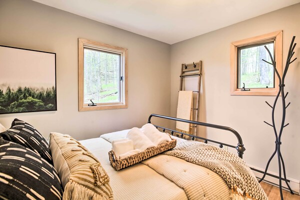 Serene Hideaway With Views, 1 Mi To Hike & Ski! - Wintergreen, VA