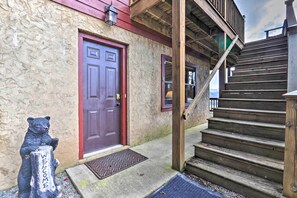 House (3 Bedrooms) | Interior - Smoky Mountain Retreat w/ Hot Tub, Arcade Games (Sevierville)