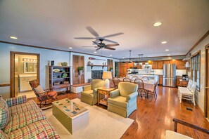 House (4 Bedrooms) | Interior