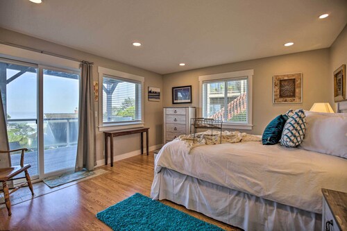 Ocean-view Lincoln City Retreat w/ 3 Viewing Decks