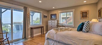 Ocean-view Lincoln City Retreat w/ 3 Viewing Decks