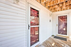 Apartment (2 Bedrooms) | Interior - Boat, Fish & Swim On-site: Lake of The Ozarks Unit (Camdenton)