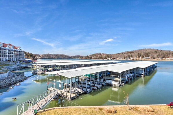 Apartment (2 Bedrooms) | Interior - Boat, Fish & Swim On-site: Lake of The Ozarks Unit (Camdenton)