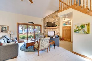 House (4 Bedrooms) | Interior - Sturgeon Bay Hideaway w/ Direct Water Access! (Sturgeon Bay)