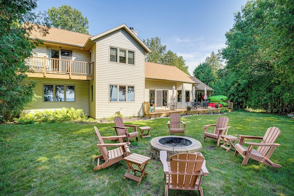 Talo (4 Bedrooms) | Sisätilat