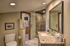Apartment (3 Bedrooms) | Interior - Walk to Ski Lift: Mtn-view Condo in Breckenridge (Breckenridge)