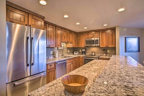 Apartment (3 Bedrooms) | Interior - Walk to Ski Lift: Mtn-view Condo in Breckenridge (Breckenridge)