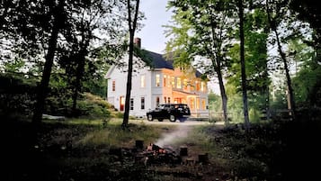 House (5 Bedrooms) | Front of property