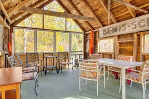 House (5 Bedrooms) | Interior