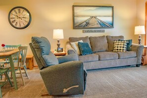 Apartment (2 Bedrooms) | Interior - Cozy Branson Getaway ~ 2 Mi to Silver Dollar City! (Branson West)