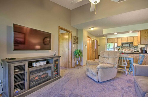 Cozy Branson Getaway ~ 2 Mi to Silver Dollar City!