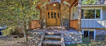 Quaint Priest Lake Cabin w/ Patio < 1 Mi to Lake!