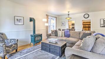House (4 Bedrooms) | Interior