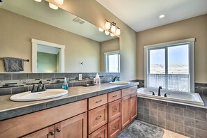 House (3 Bedrooms) | Bathroom
