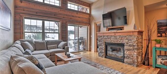 Gorgeous Fraser Townhome w/ Private Hot Tub!