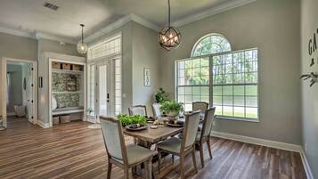 House (4 Bedrooms) | Interior