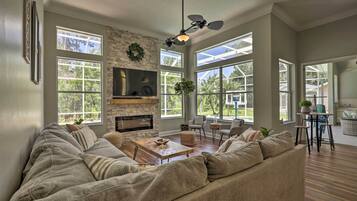 House (4 Bedrooms) | Interior