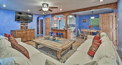 Cozy 'blue Adobe' w/ Steam Room 2 Mi. From Taos!