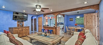 Cozy 'blue Adobe' w/ Steam Room 2 Mi. From Taos!