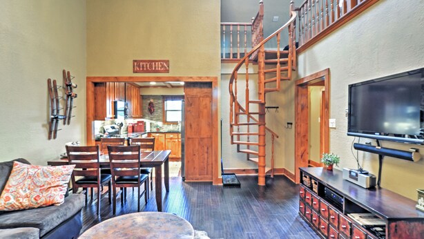 Living area - Angel Fire Condo w/ Fireplace: Half-mi to Ski Lift (Angel Fire)