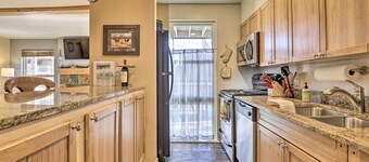 Vail Ski Condo w/ Mtn Views & Shuttle Service!