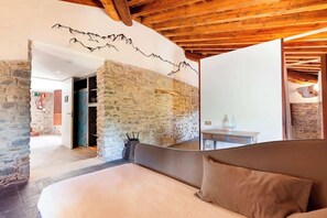 Uklassifisert bilde, 2 av 121, knapp