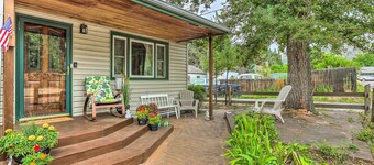 Relaxing Golden Getaway w/ Grill < 1 Mi to Town!