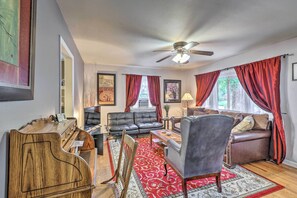 House (2 Bedrooms) | Interior