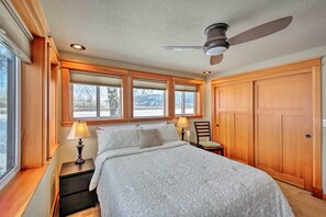 Apartment (1 Bedroom) | Interior - Lake Pend Oreille Condo w/ Porch & Mountain View! (Sandpoint)