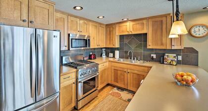 Lake Pend Oreille Condo w/ Porch & Mountain View!