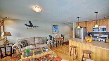 Apartment (1 Bedroom) | Interior